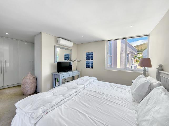 2 Bedroom Property for Sale in Sea Point Western Cape